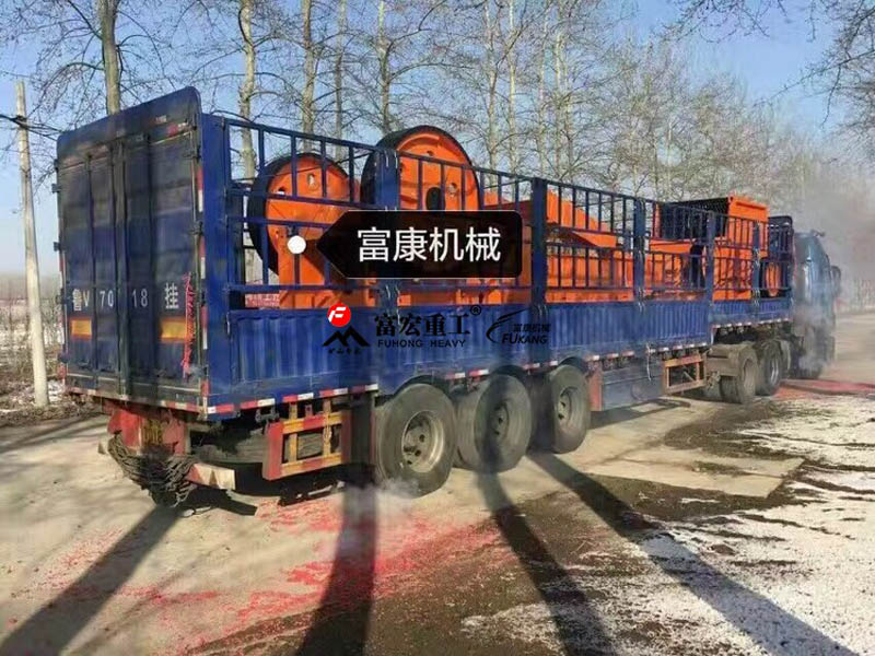 顎式+錘式移動破碎機設備發往貴州