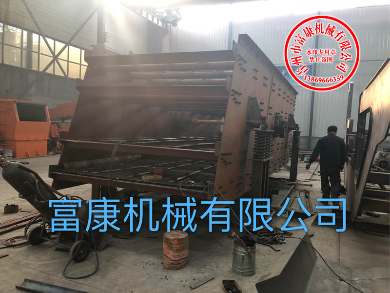移動破碎篩分設備生產現場